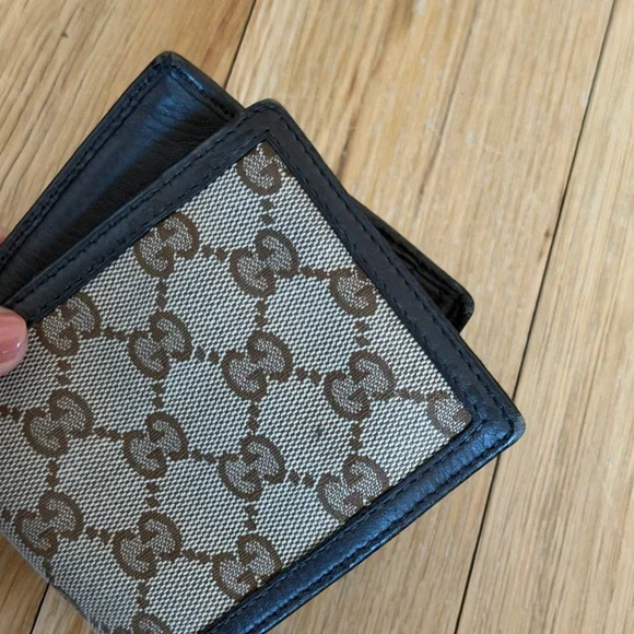 Gucci Beige and Black GG Pattern Wallet - Picture 2 of 5